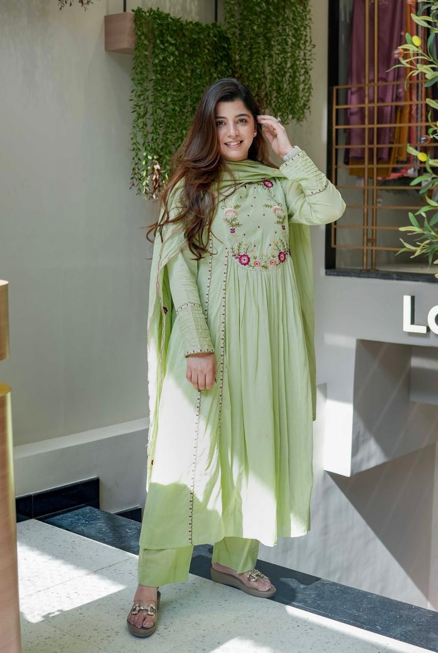 Women's Chanderi Silk Kurti Pant Set with Organza Dupatta in Pista & Pink