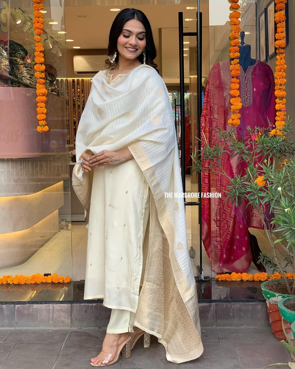 Women's Viscose Chanderi Straight Kurta Set with Jacquard Dupatta