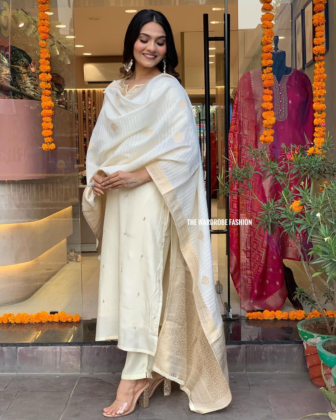 Women's Viscose Chanderi Straight Kurta Set with Jacquard Dupatta