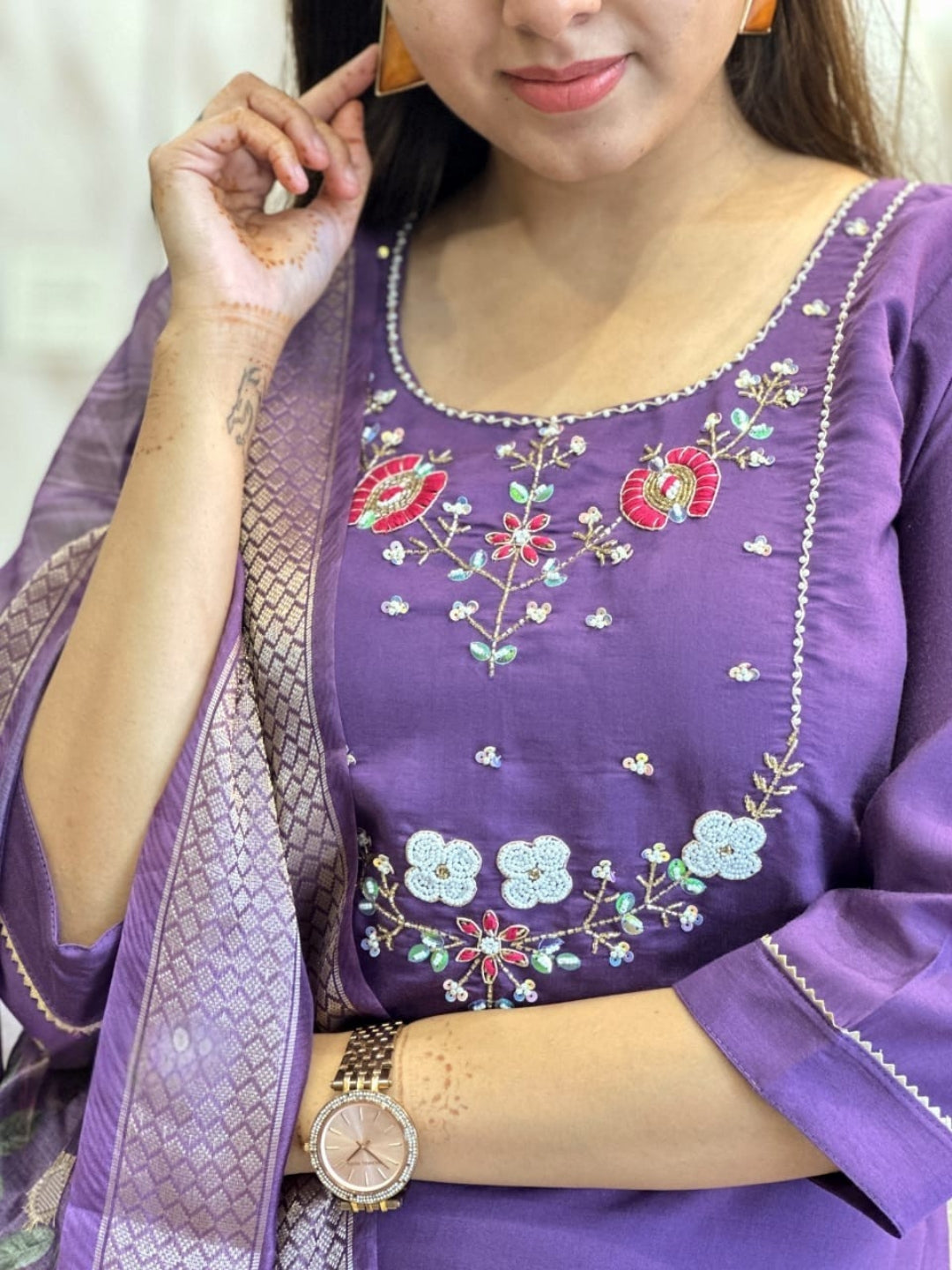 Women's Viscose Embroidered Straight Kurta with Viscose Pant And Jacquard Printed Dupatta Sets