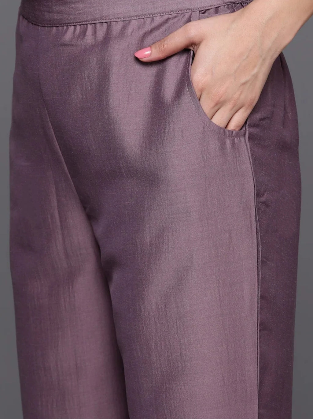 Women's Viscose Chanderi A-Line Kurta Set with V Neck Embroidery