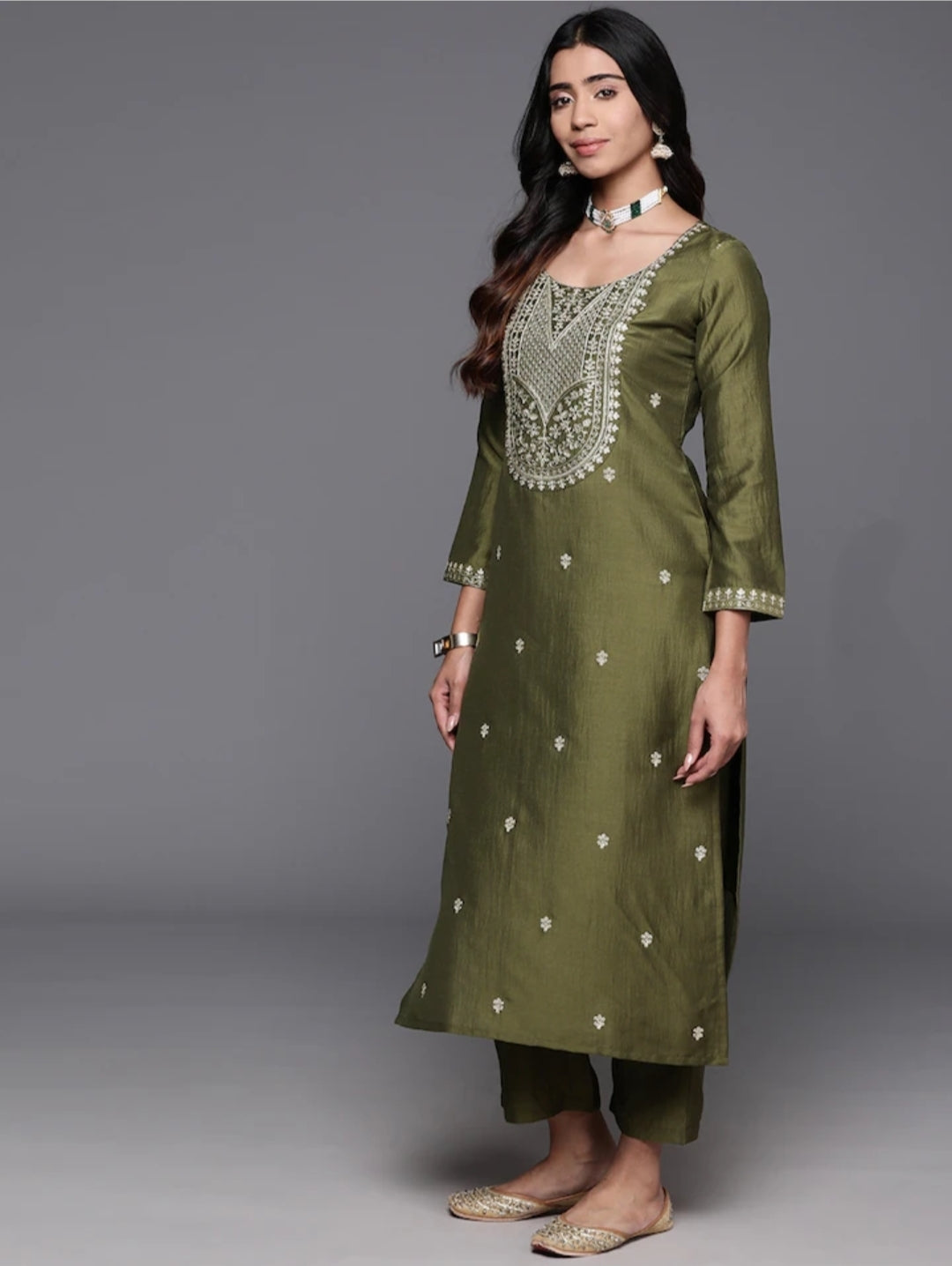 Women's Viscose Chanderi A-Line Kurta Set with V Neck Embroidery