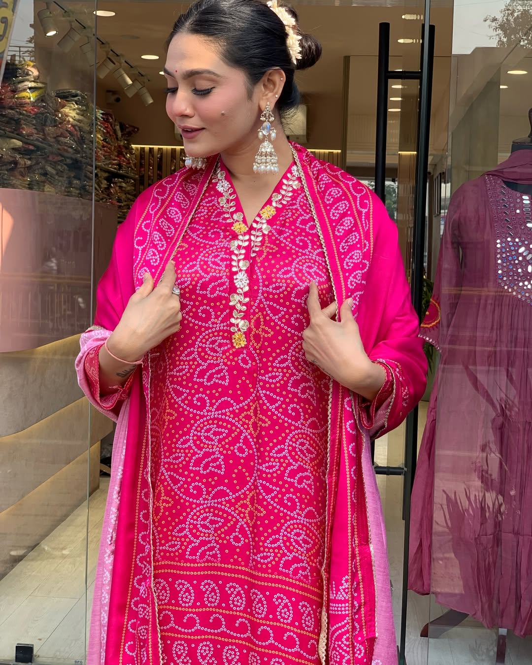 Women's Viscose Silk Hand Printed Kurti Set with Chanderi Dupatta & Side Pocket