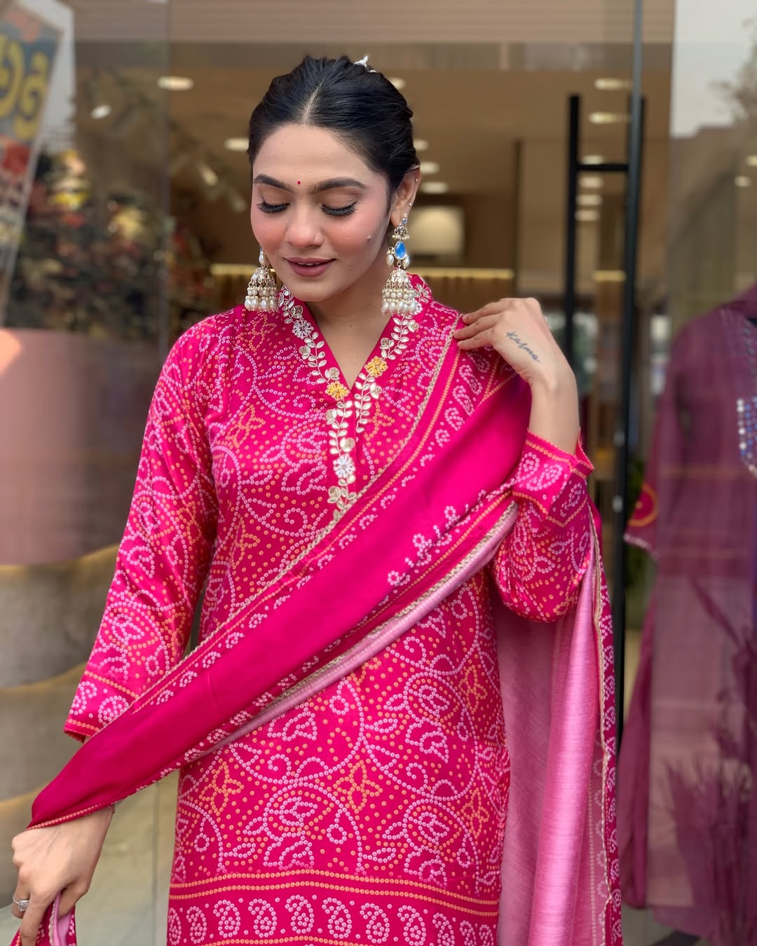 Women's Viscose Silk Hand Printed Kurti Set with Chanderi Dupatta & Side Pocket