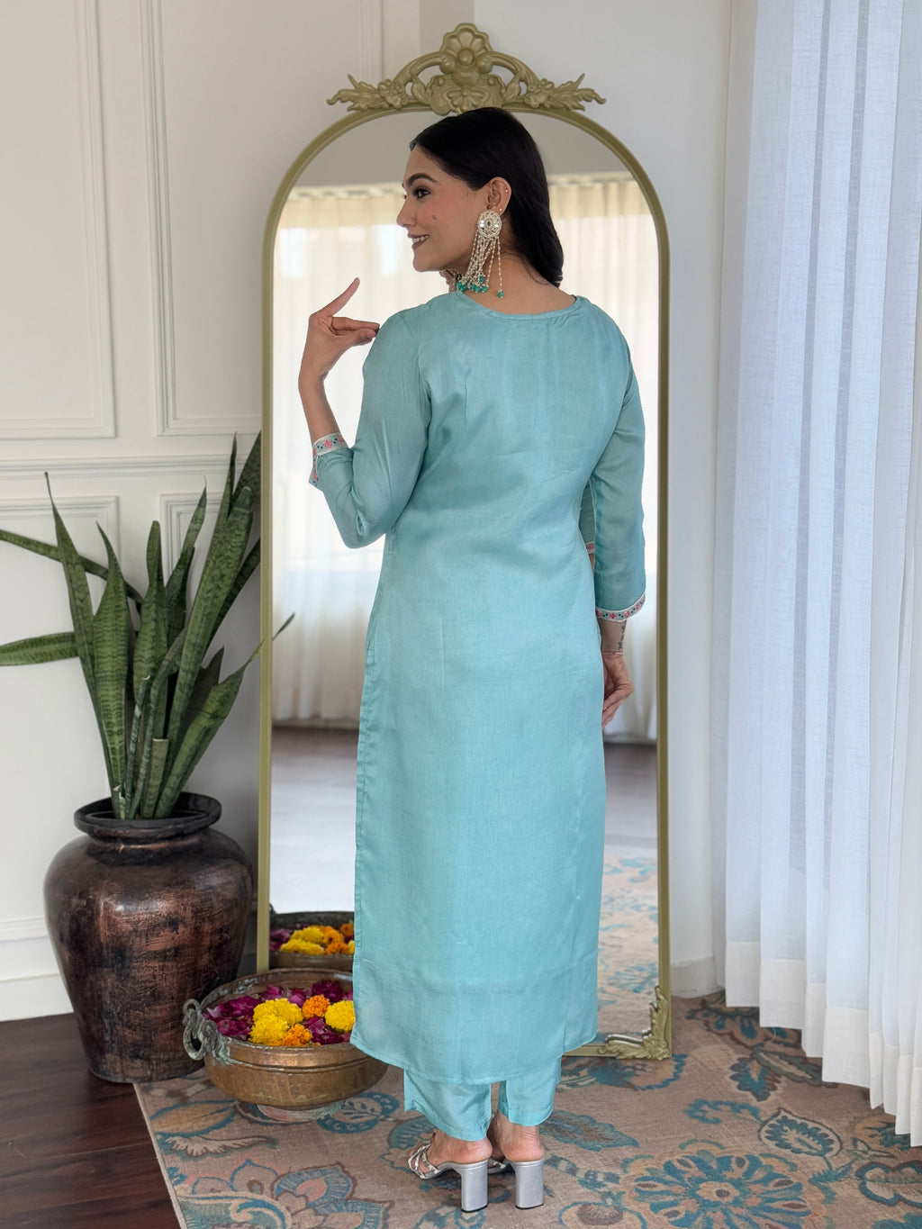 Women's Viscose Embroidered Straight Kurta with Viscose Pant And Organza Jacquard with digital Print Dupatta Sets