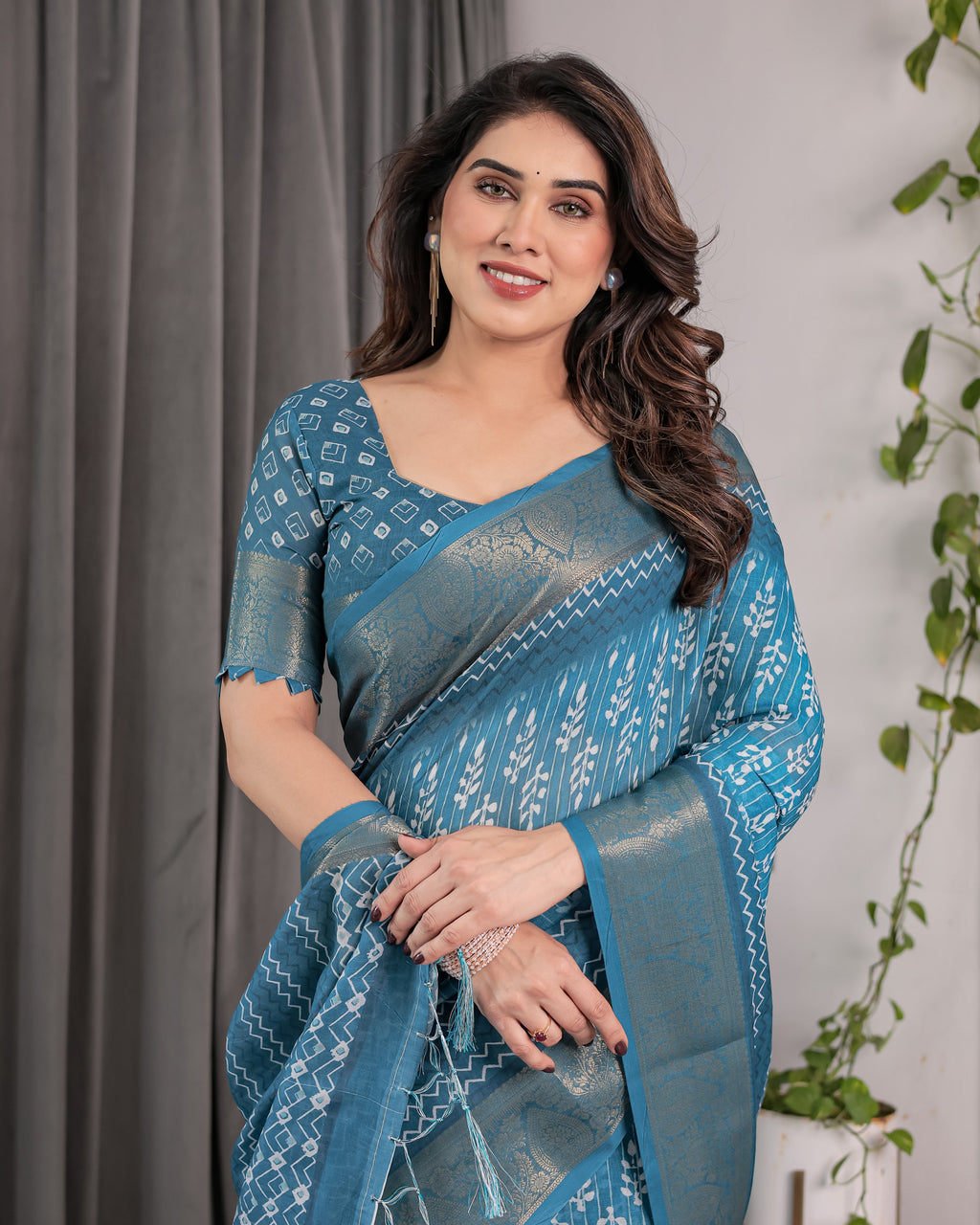 Teal Blue Handloom Linen Saree with White Ethnic Motifs & Zari Border | Artistic Pallu & Tassel Finish | 5.5m Saree + 0.8m Blouse