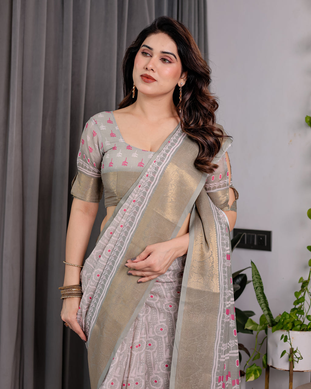 Crimson Pink & Teal Floral Handloom Linen Saree with Zari Border & Tassel Finish | 5.5m Saree + 0.8m Blouse