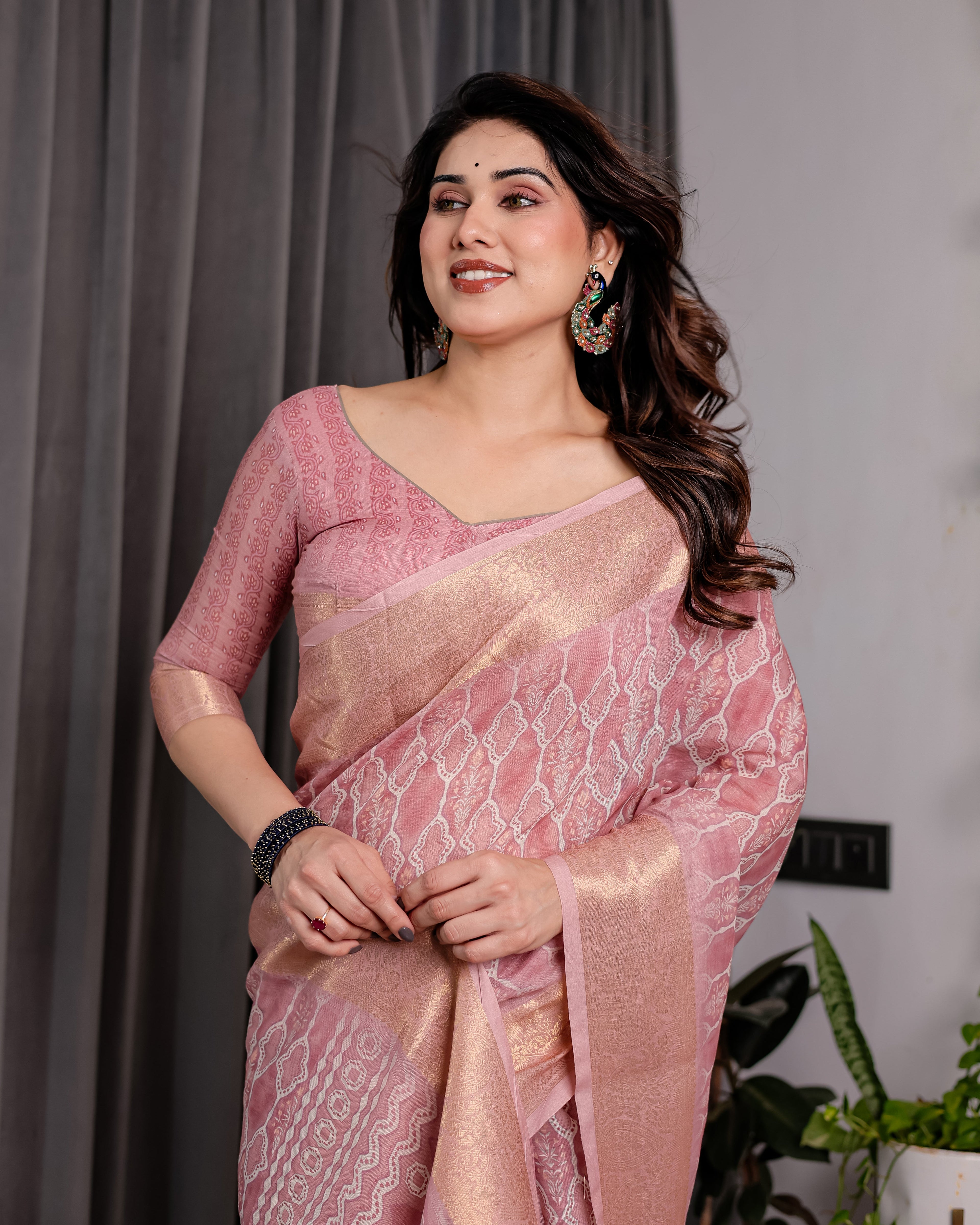 Blush Pink Handloom Linen Saree with Geometric White Print, Zari Border & Tassel Pallu | 5.5m Saree + 0.8m Blouse Piece