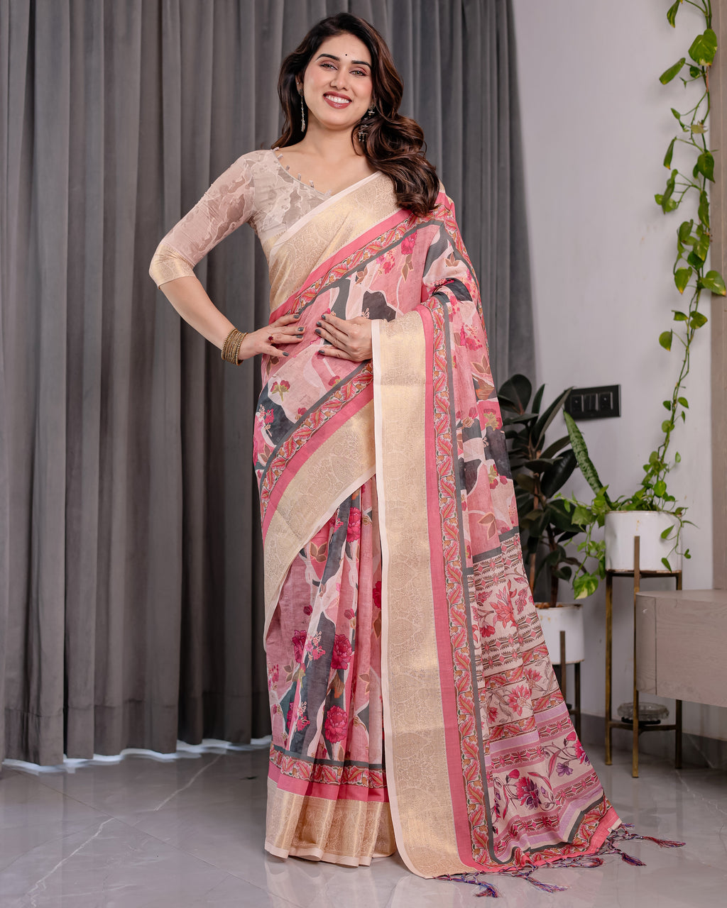 Ivory Pink Handloom Linen Saree with Artistic Flamingo & Floral Pallu | Zari Woven Border | 5.5m Saree + 0.8m Blouse | Elegant Tassel Detail