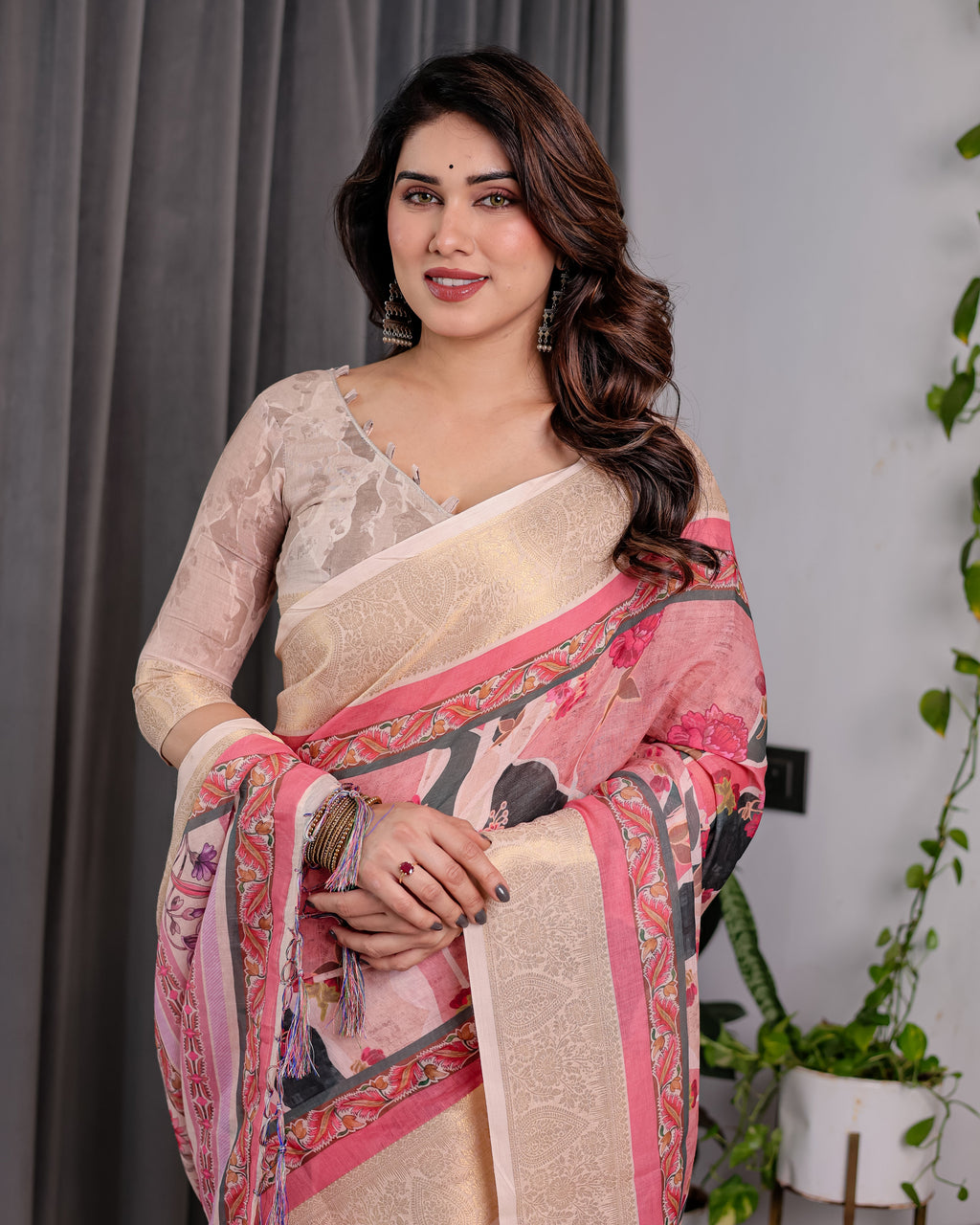 Ivory Pink Handloom Linen Saree with Artistic Flamingo & Floral Pallu | Zari Woven Border | 5.5m Saree + 0.8m Blouse | Elegant Tassel Detail