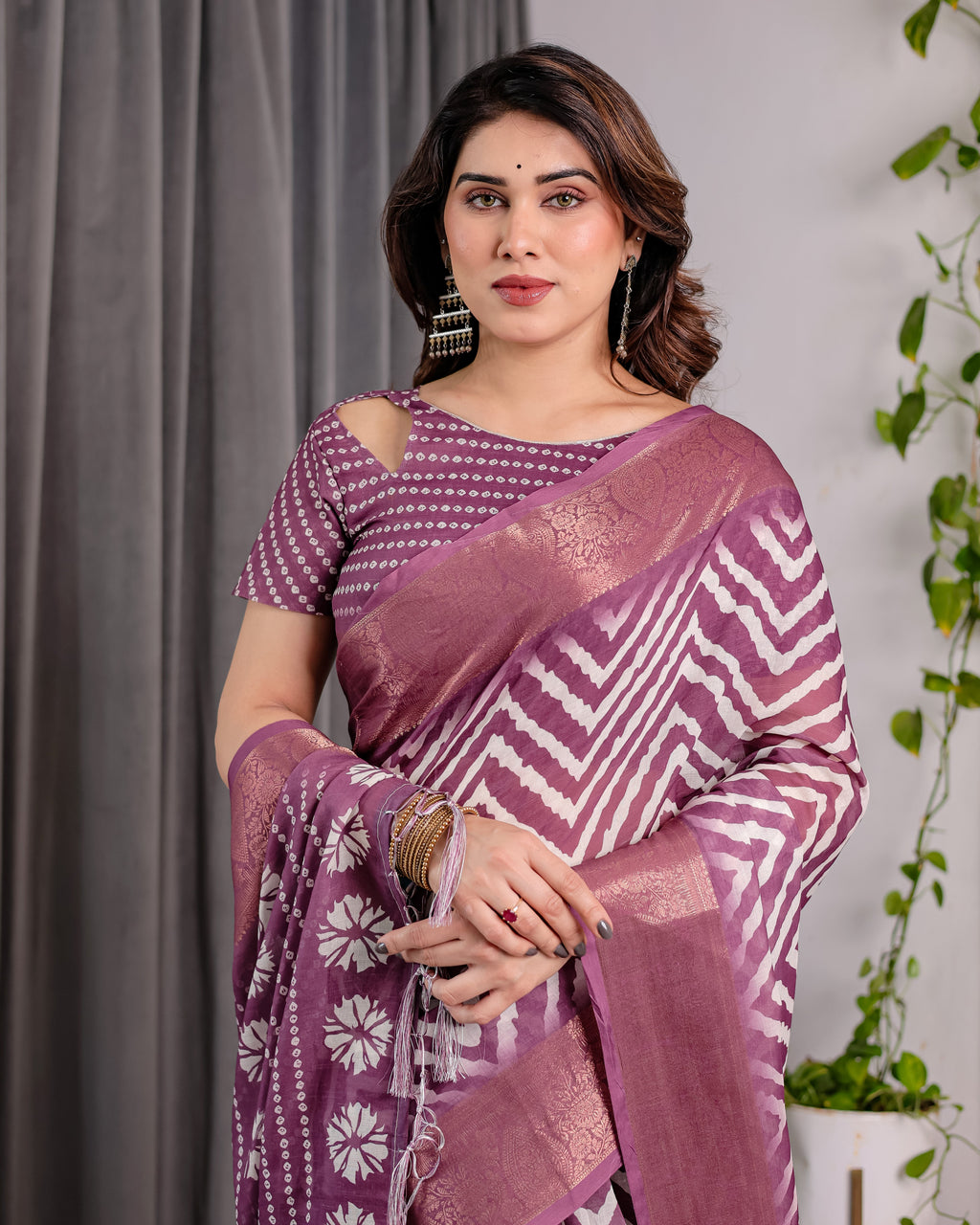 Plum Purple Handloom Linen Saree with Zigzag & Floral Motifs | Zari Border & Tassels | 5.5m Saree + 0.8m Blouse Piece