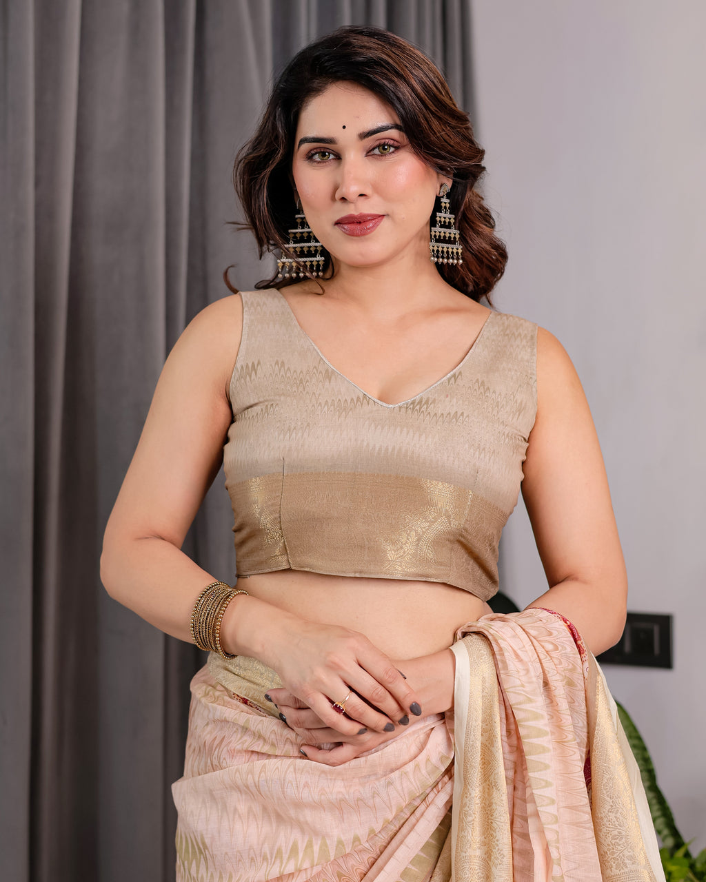 Blush Beige Handloom Linen Saree with Zigzag Weave & Floral Pallu | Zari Border & Tassels | 5.5m Saree + 0.8m Blouse