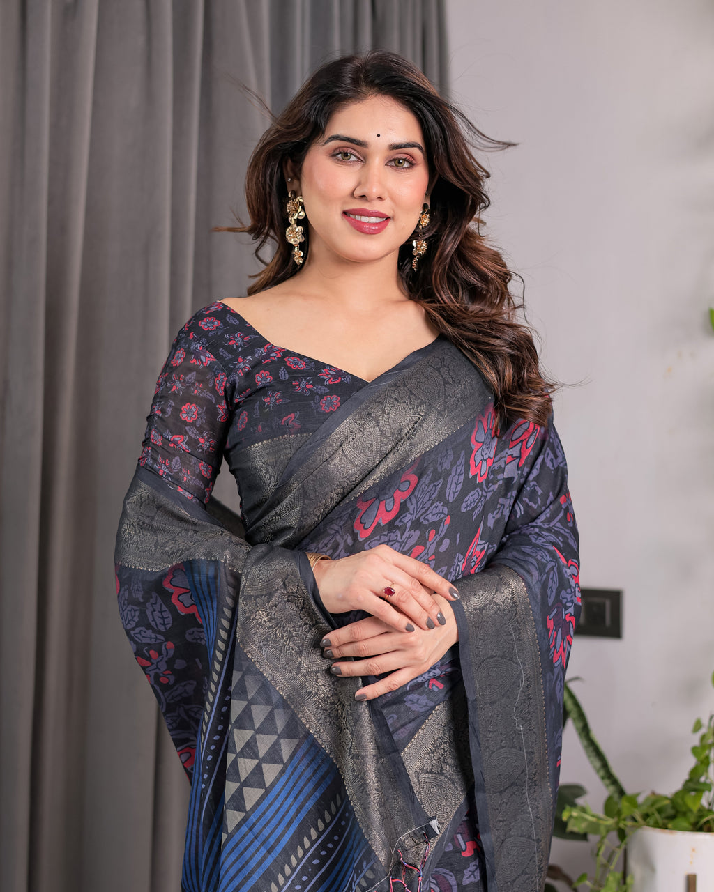 Navy Blue Handloom Linen Saree with Red Floral Print & Geometric Patterned Pallu | Antique Zari Border & Tassels | Attached Blouse | 5.5m Saree + 0.8m Blouse