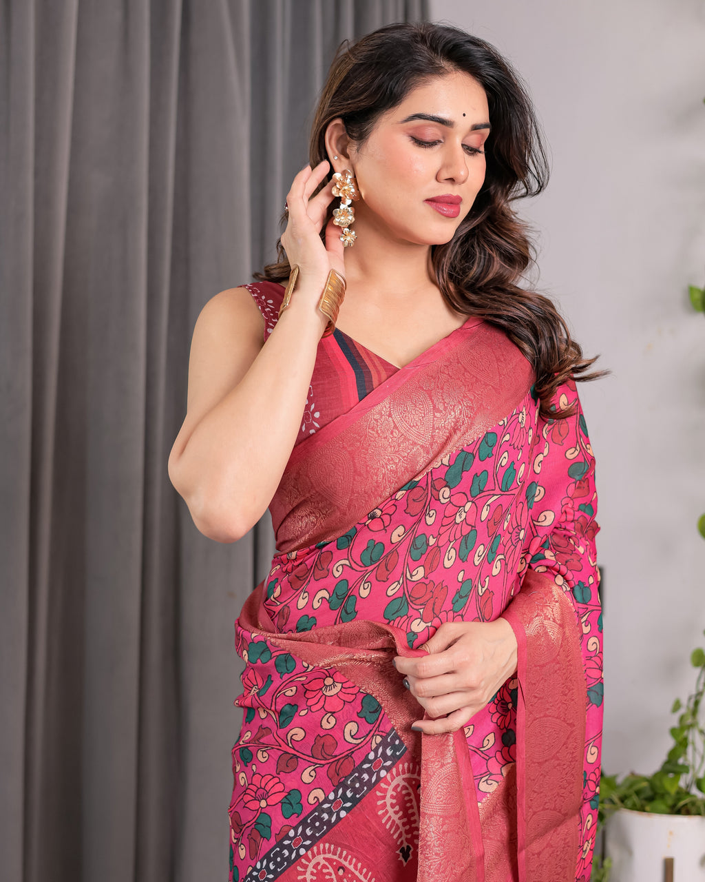 Rani Pink Handloom Linen Saree with Floral Vine Print & Paisley Pallu | Gold Zari Border & Tassel Detailing | Attached Blouse | 5.5m Saree + 0.8m Blouse