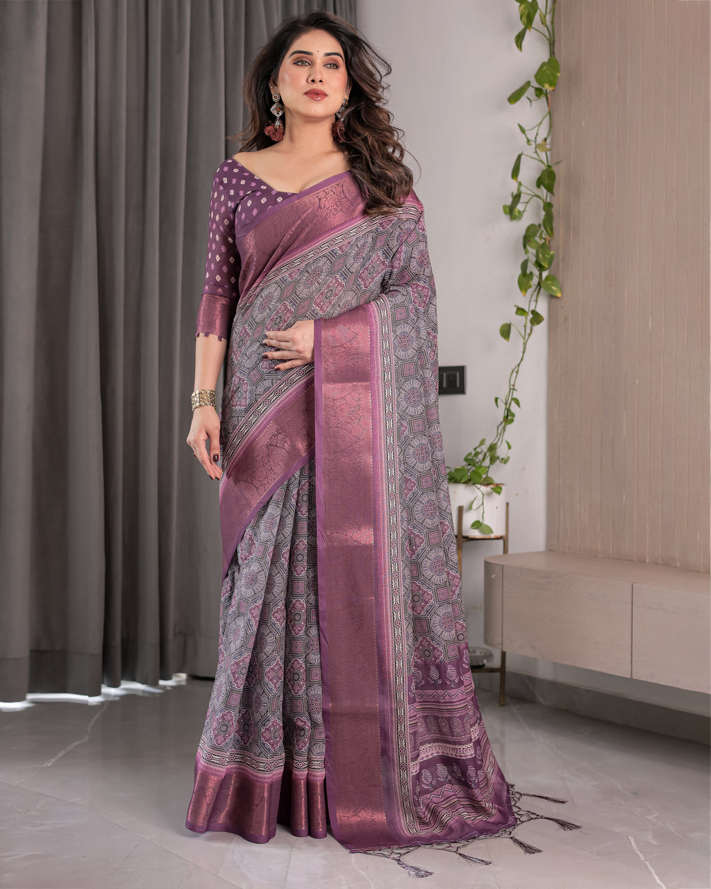 Dusty Purple Handloom Linen Printed Saree with Zari Border, Geometric Floral Motifs & Tasselled Pallu | Attached Blouse Piece | 5.5m Saree + 0.8m Blouse