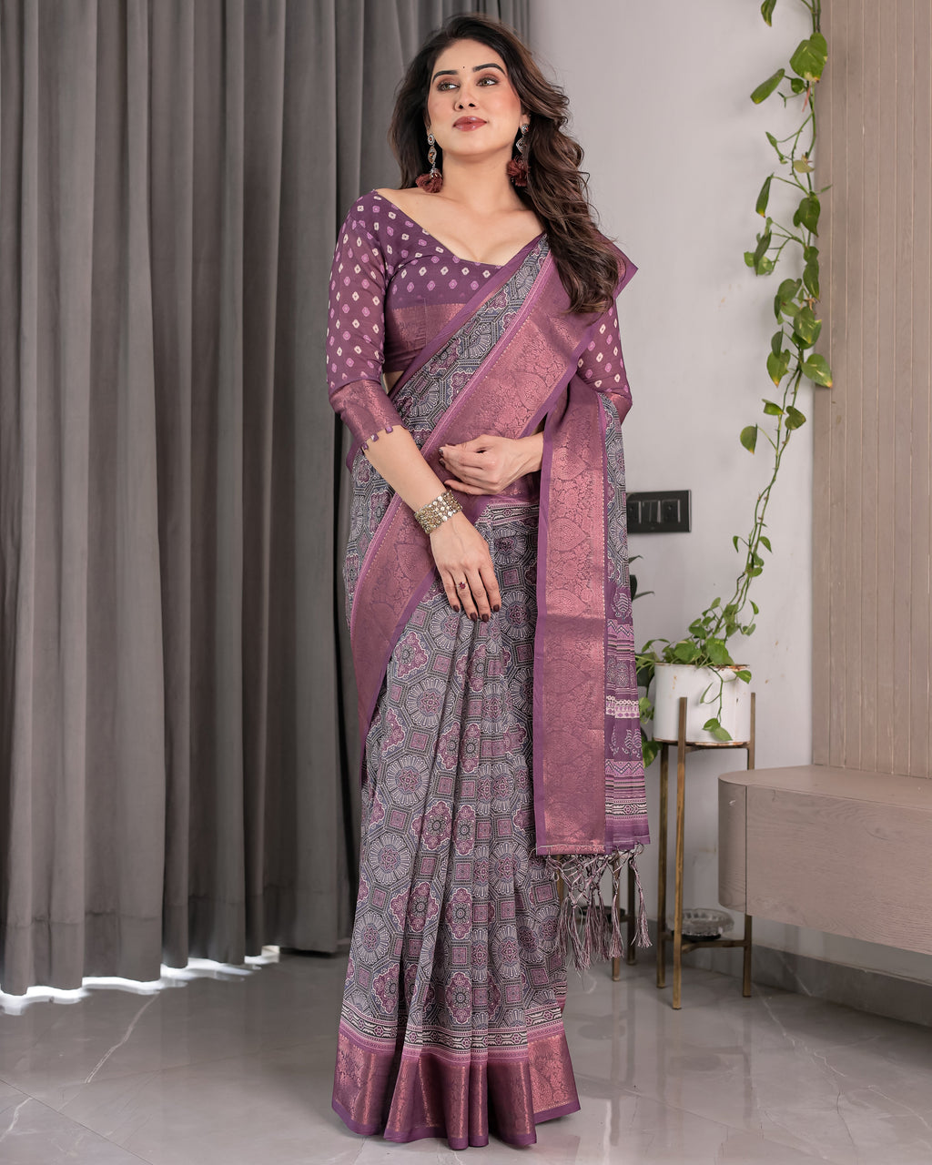 Dusty Purple Handloom Linen Printed Saree with Zari Border, Geometric Floral Motifs & Tasselled Pallu | Attached Blouse Piece | 5.5m Saree + 0.8m Blouse
